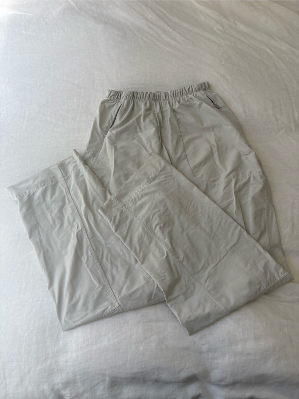 lululemon athletica Lightweight Wide-Leg Pants in Light Beige - Picture 2 of 4